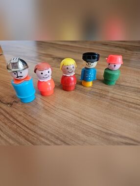 Classic Fisher Price Little People Wooden Peg People Toy Set - Multicolor